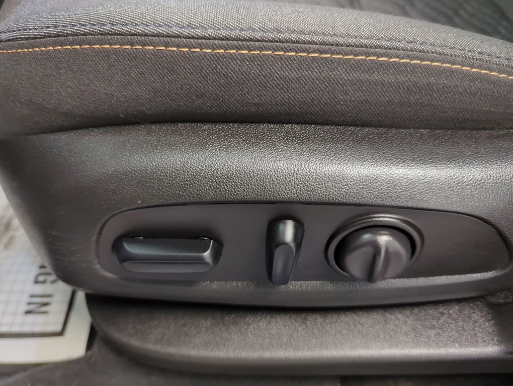 2021 Chevrolet Equinox LT in Dartmouth, Nova Scotia - 12 - w1024h768px