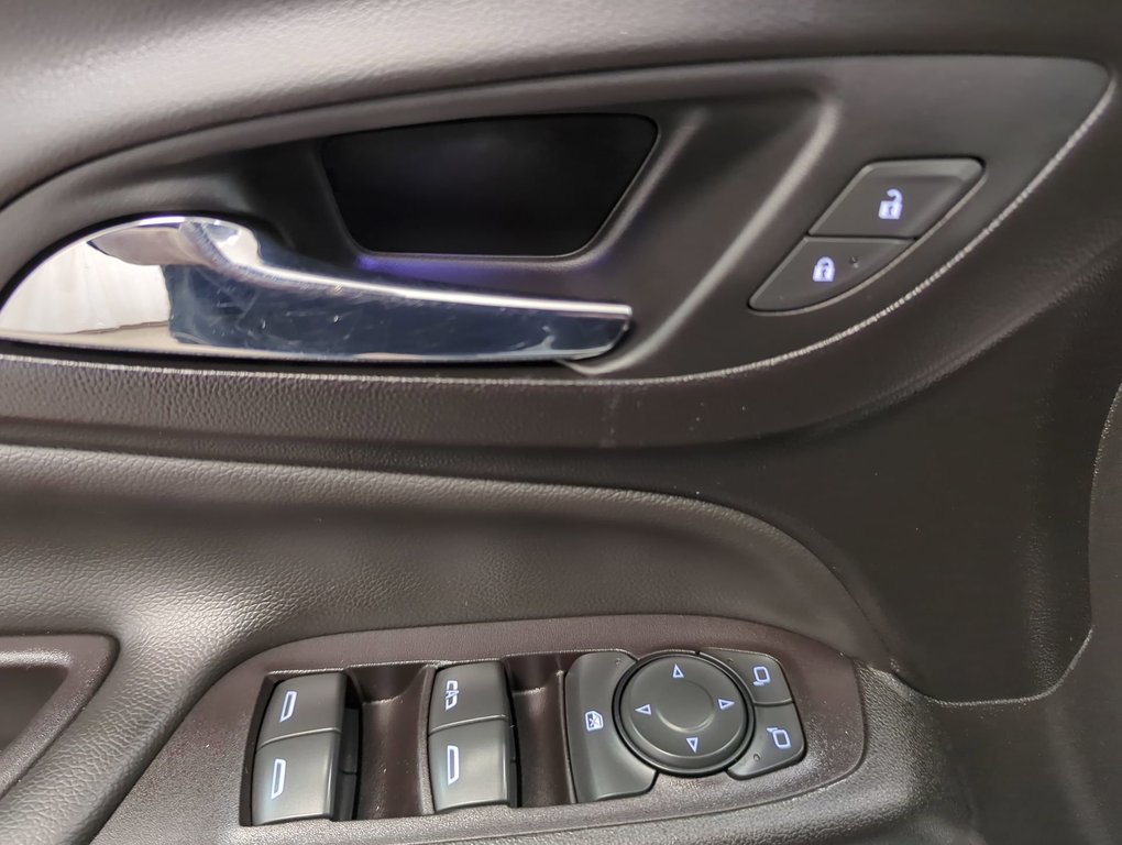 2021 Chevrolet Equinox LT in Dartmouth, Nova Scotia - 13 - w1024h768px