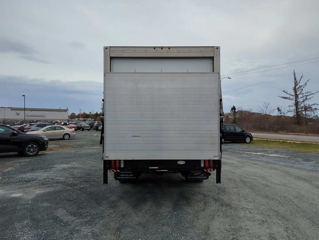 2020  Express Commercial Cutaway 16 FT Cube with Rear Lift and Side Door *GM Certified* in Dartmouth, Nova Scotia - 7 - w1024h768px