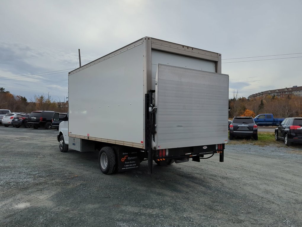 2020  Express Commercial Cutaway 16 FT Cube with Rear Lift and Side Door *GM Certified* in Dartmouth, Nova Scotia - 6 - w1024h768px