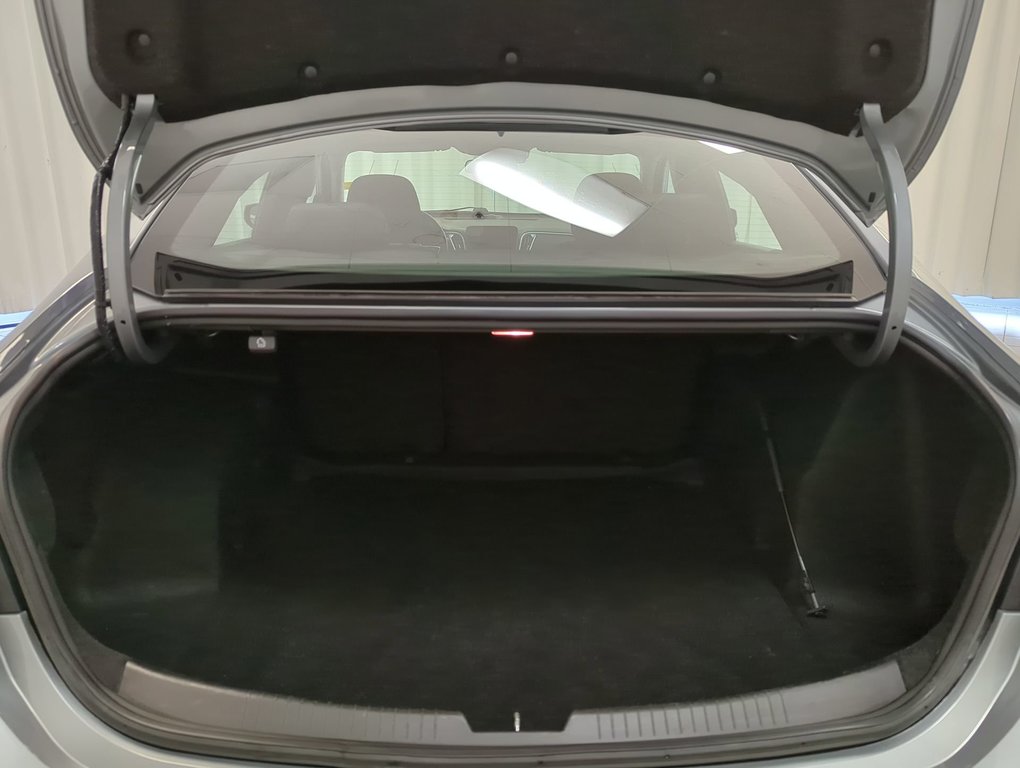 2023 Chevrolet Malibu 1LT in Dartmouth, Nova Scotia - 22 - w1024h768px