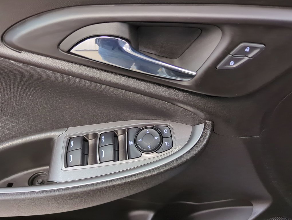 2023 Chevrolet Malibu 1LT in Dartmouth, Nova Scotia - 13 - w1024h768px