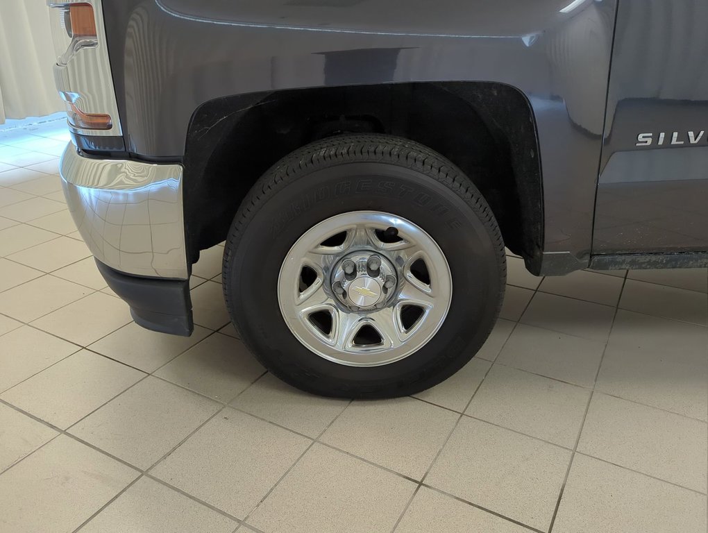 2016 Chevrolet Silverado 1500 LS in Dartmouth, Nova Scotia - 10 - w1024h768px