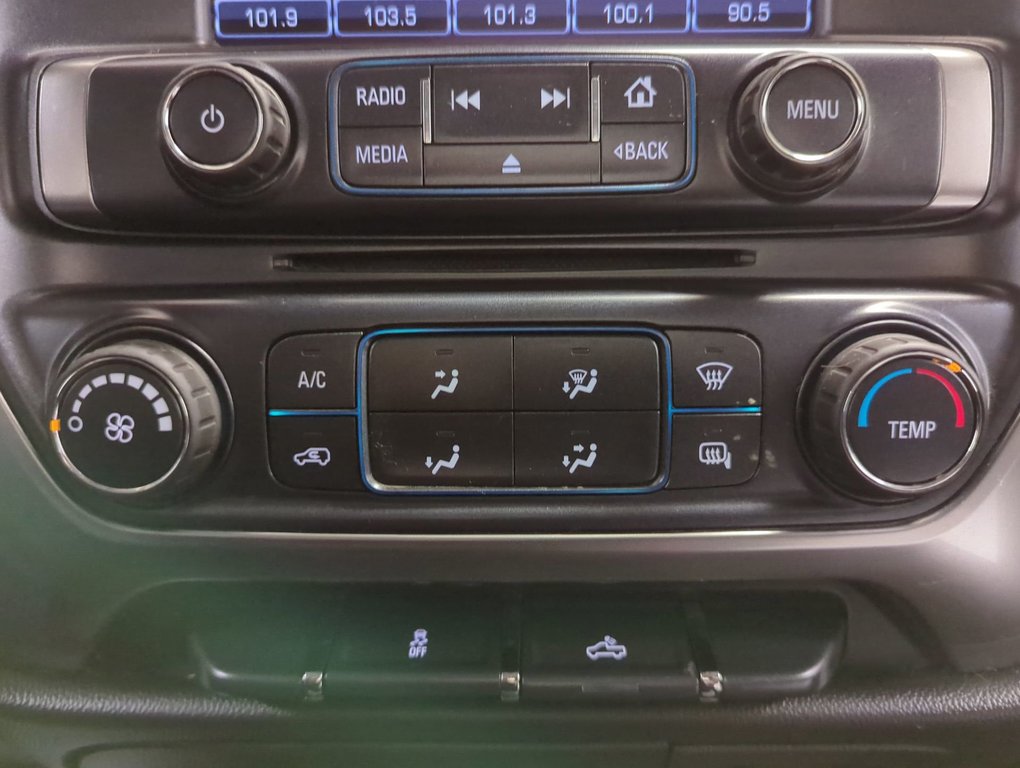 2016 Chevrolet Silverado 1500 LT in Dartmouth, Nova Scotia - 17 - w1024h768px