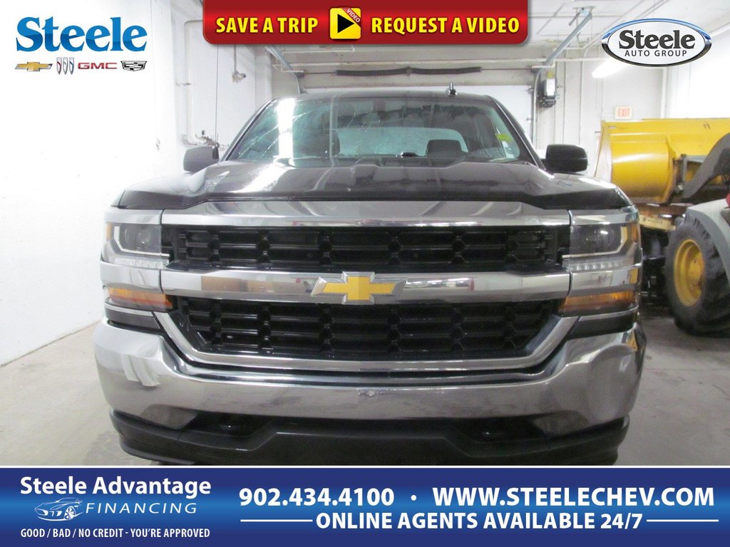 2016 Chevrolet Silverado 1500 LT in Dartmouth, Nova Scotia - 1 - w1024h768px