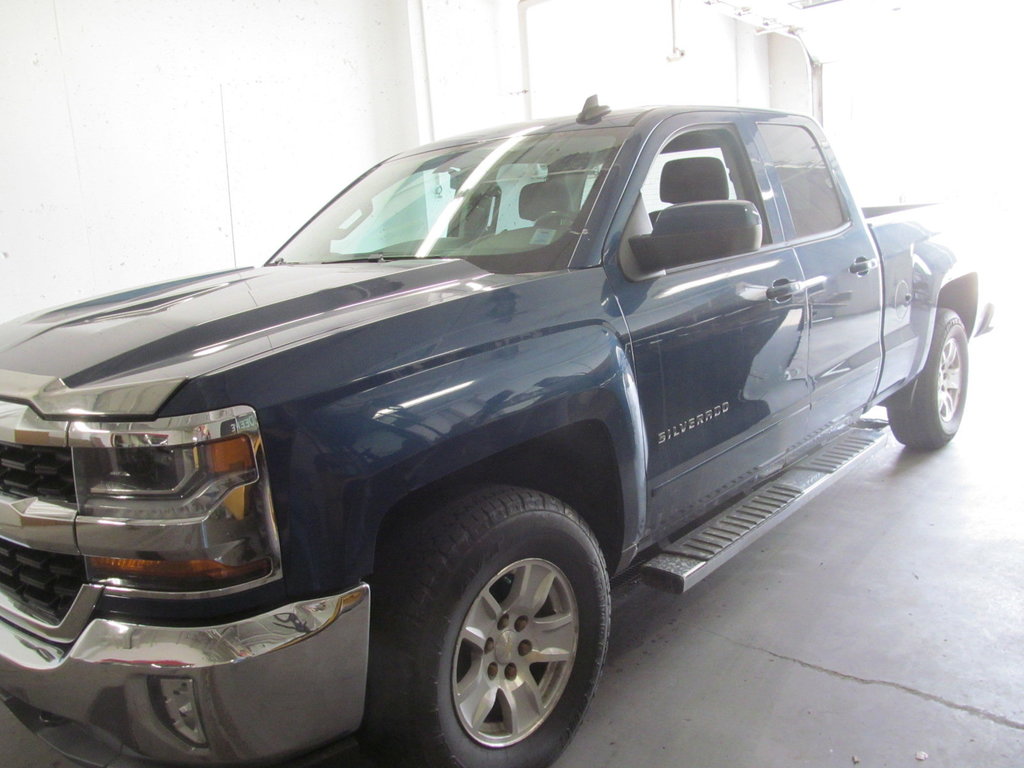 2016 Chevrolet Silverado 1500 LT in Dartmouth, Nova Scotia - 2 - w1024h768px