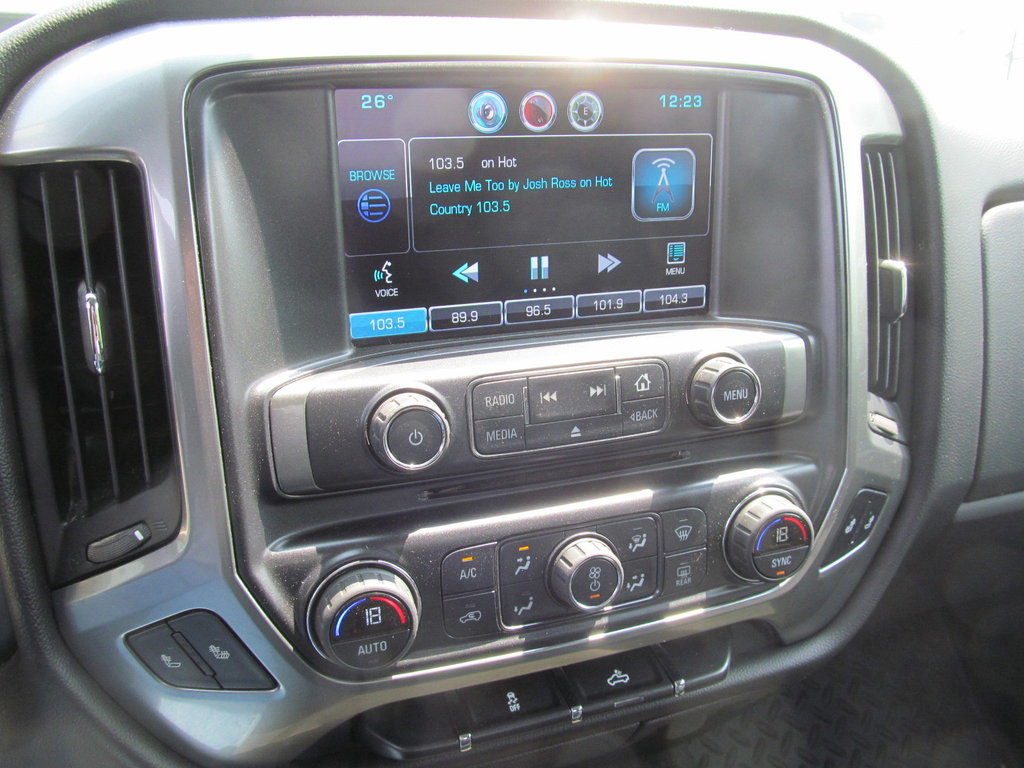 2016 Chevrolet Silverado 1500 LT in Dartmouth, Nova Scotia - 6 - w1024h768px