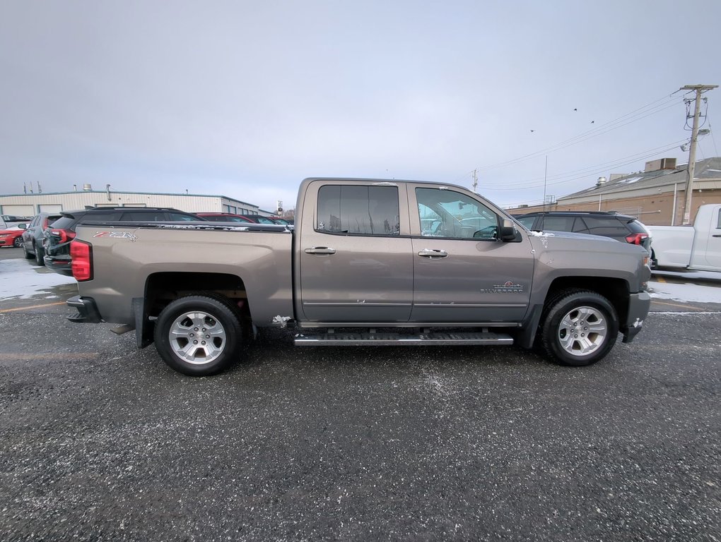 2017 Chevrolet Silverado 1500 LT in Dartmouth, Nova Scotia - 9 - w1024h768px