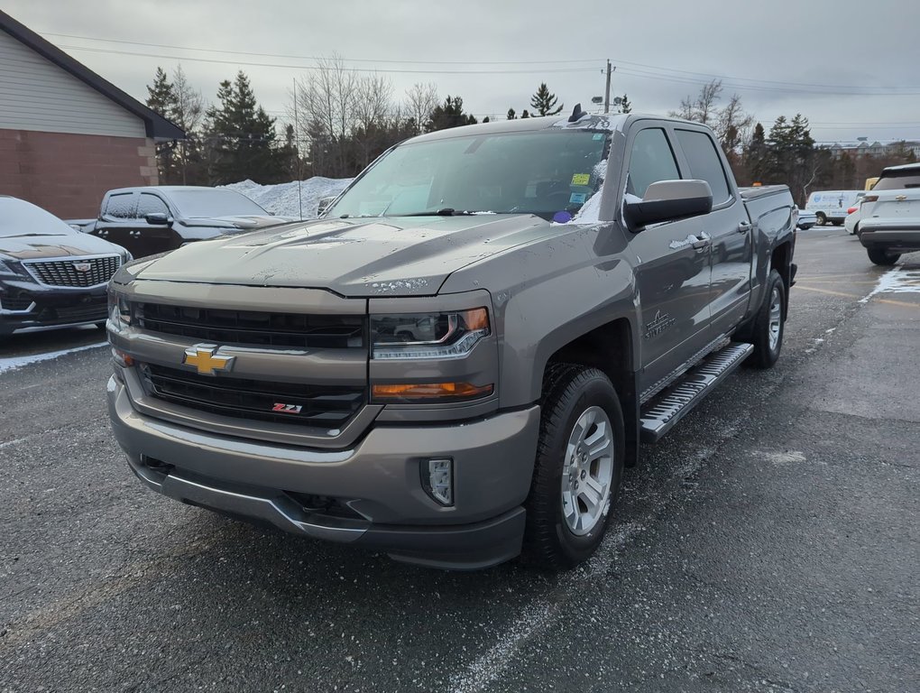 2017 Chevrolet Silverado 1500 LT in Dartmouth, Nova Scotia - 4 - w1024h768px