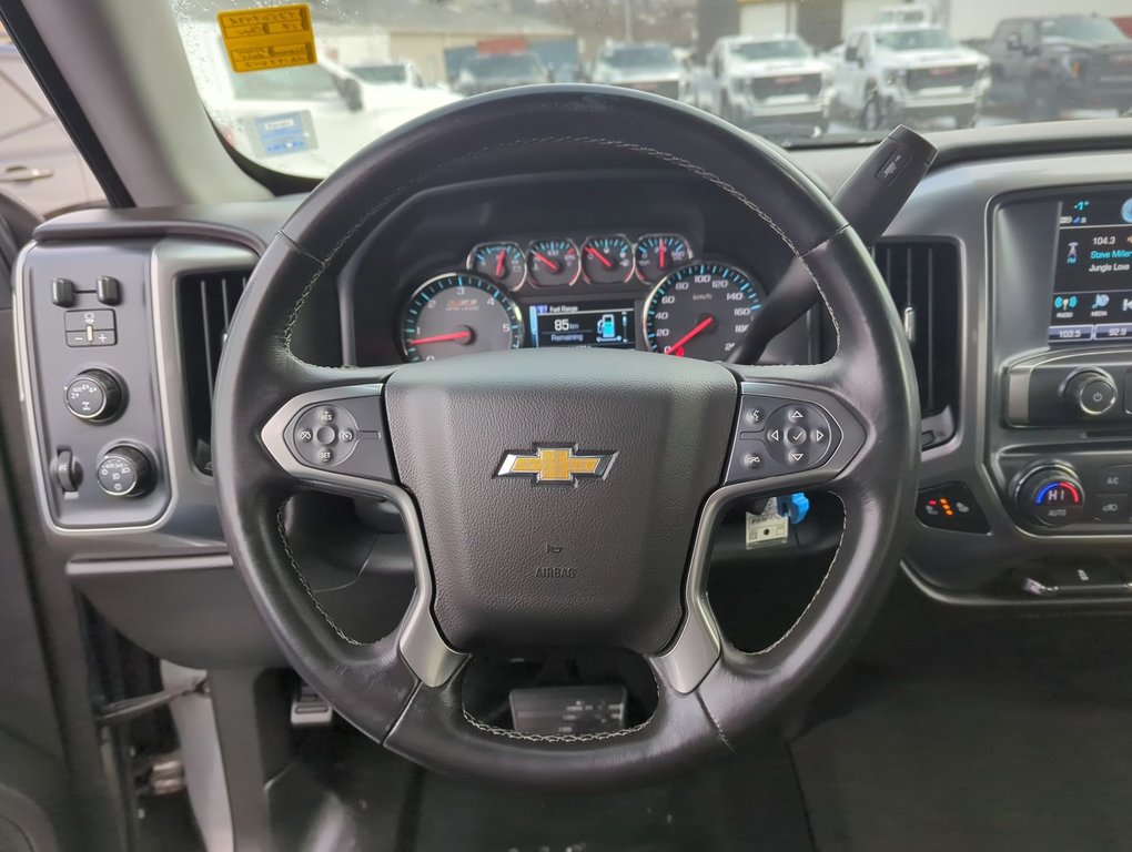 2017 Chevrolet Silverado 1500 LT in Dartmouth, Nova Scotia - 14 - w1024h768px