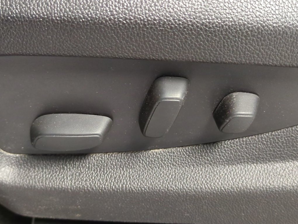 2017 Chevrolet Silverado 1500 LT in Dartmouth, Nova Scotia - 12 - w1024h768px