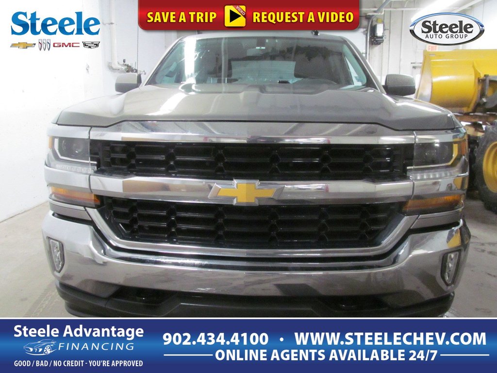 2017 Chevrolet Silverado 1500 LT in Dartmouth, Nova Scotia - 1 - w1024h768px