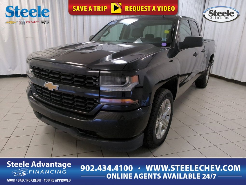 2017 Chevrolet Silverado 1500 Custom in Dartmouth, Nova Scotia - 1 - w1024h768px