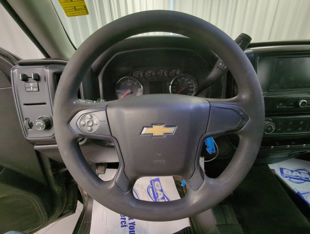 2017 Chevrolet Silverado 1500 Custom in Dartmouth, Nova Scotia - 14 - w1024h768px