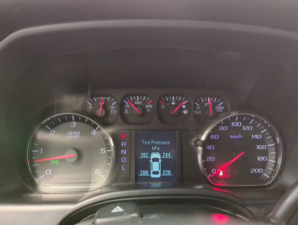 2017 Chevrolet Silverado 1500 Custom in Dartmouth, Nova Scotia - 15 - w1024h768px