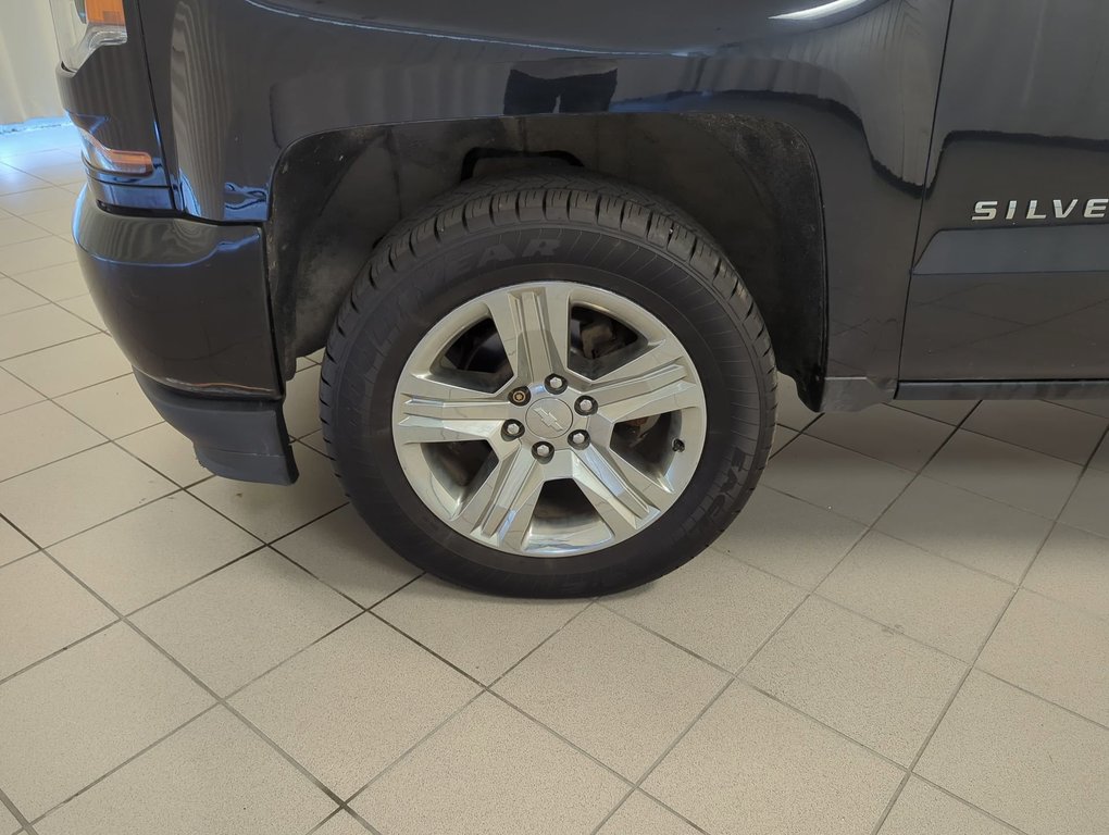2017 Chevrolet Silverado 1500 Custom in Dartmouth, Nova Scotia - 10 - w1024h768px