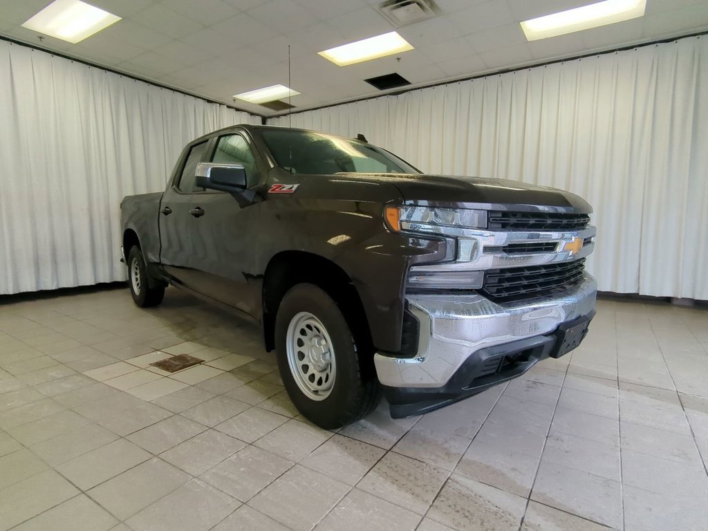 2019 Chevrolet Silverado 1500 LT in Dartmouth, Nova Scotia - 2 - w1024h768px