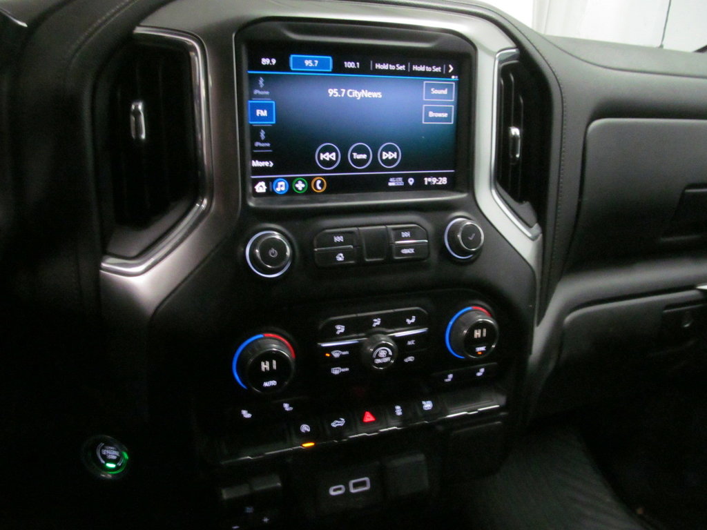 2019 Chevrolet Silverado 1500 LT in Dartmouth, Nova Scotia - 6 - w1024h768px