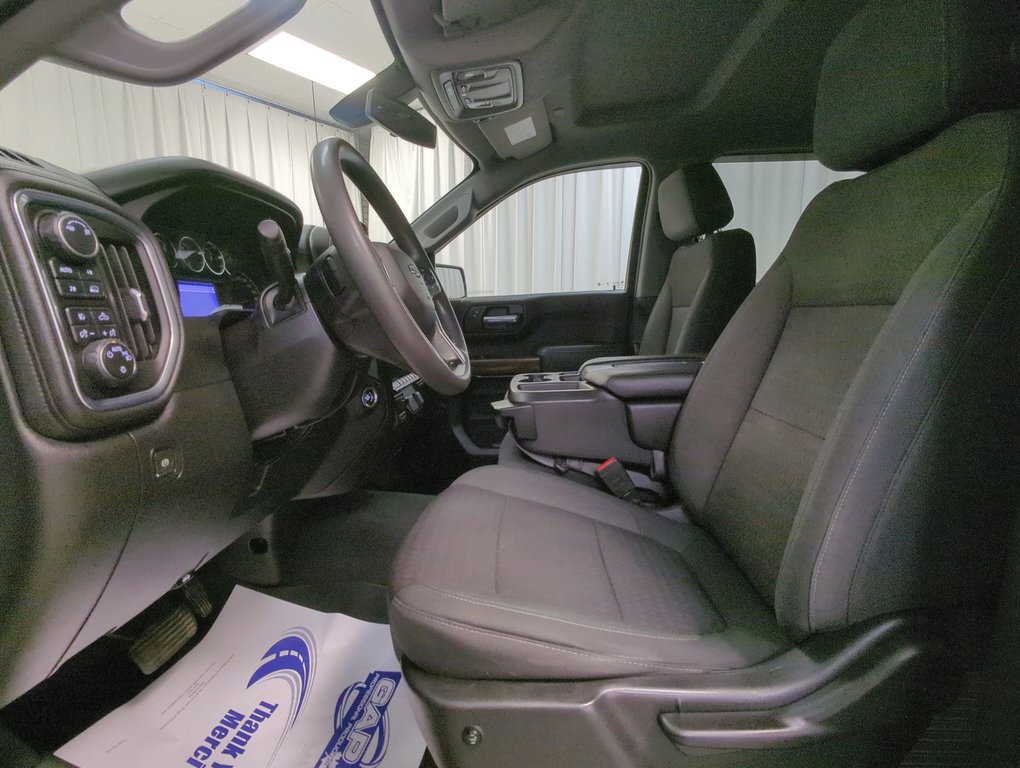 2019 Chevrolet Silverado 1500 RST in Dartmouth, Nova Scotia - 11 - w1024h768px