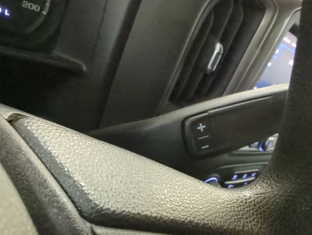 2020 Chevrolet Silverado 1500 Custom in Dartmouth, Nova Scotia - 19 - w1024h768px