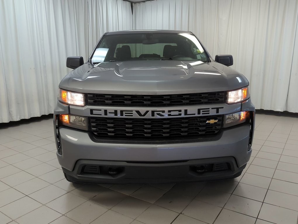 2020 Chevrolet Silverado 1500 Custom in Dartmouth, Nova Scotia - 3 - w1024h768px