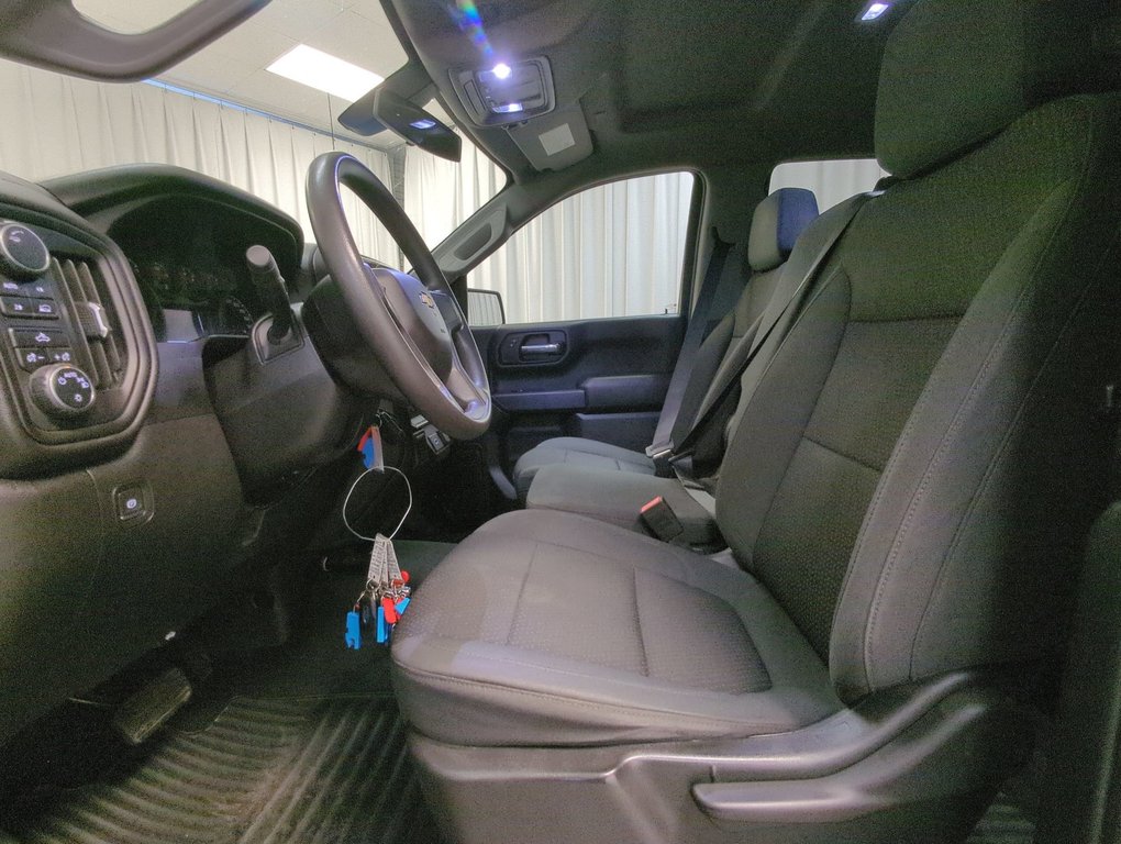 2020 Chevrolet Silverado 1500 Custom in Dartmouth, Nova Scotia - 11 - w1024h768px