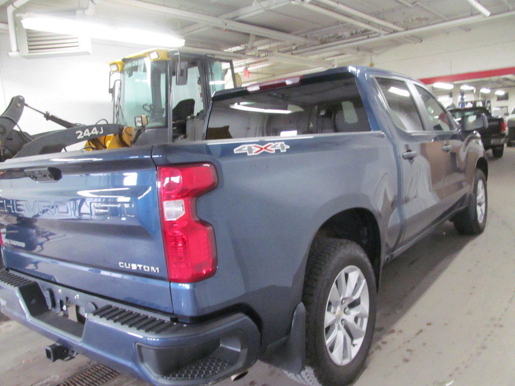 2022 Chevrolet Silverado 1500 Custom in Dartmouth, Nova Scotia - 4 - w1024h768px