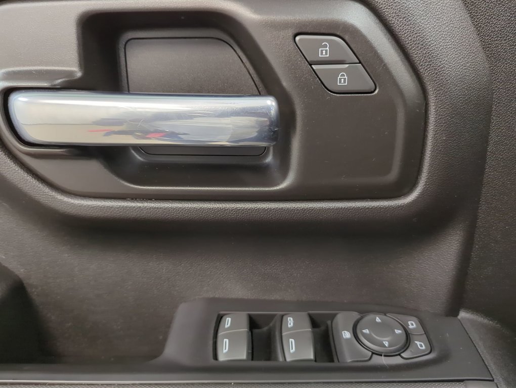 2022 Chevrolet Silverado 1500 Custom in Dartmouth, Nova Scotia - 13 - w1024h768px