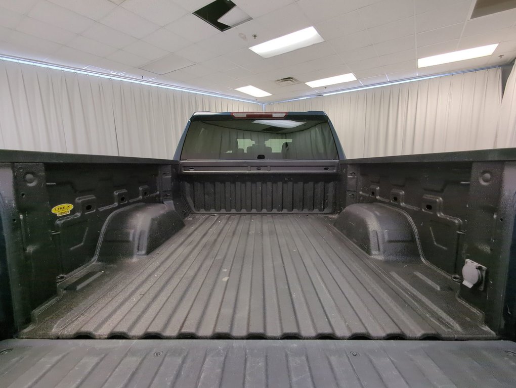 2022 Chevrolet Silverado 1500 Custom in Dartmouth, Nova Scotia - 22 - w1024h768px