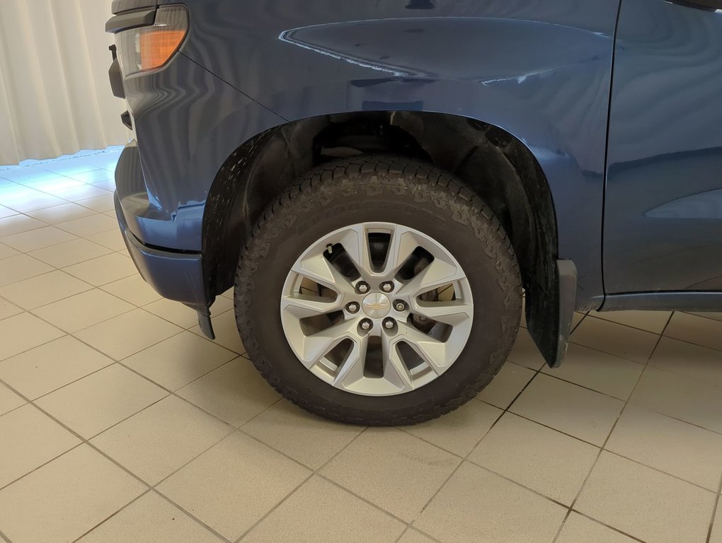 2022 Chevrolet Silverado 1500 Custom in Dartmouth, Nova Scotia - 10 - w1024h768px
