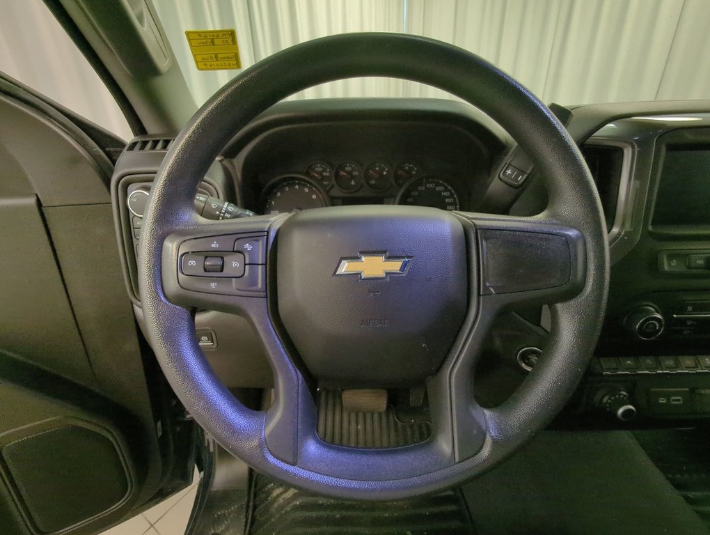 2022 Chevrolet Silverado 1500 Custom in Dartmouth, Nova Scotia - 14 - w1024h768px
