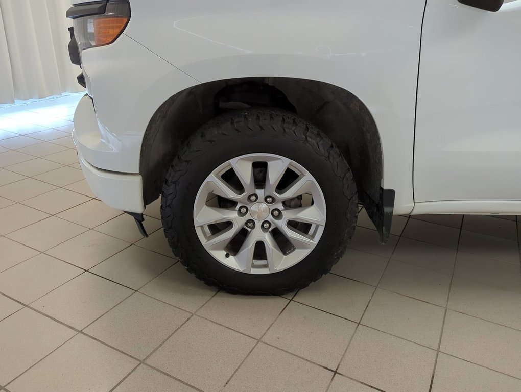2022 Chevrolet Silverado 1500 Custom in Dartmouth, Nova Scotia - 10 - w1024h768px