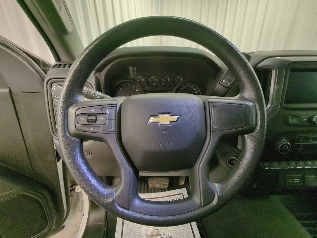 2022 Chevrolet Silverado 1500 Custom in Dartmouth, Nova Scotia - 14 - w1024h768px