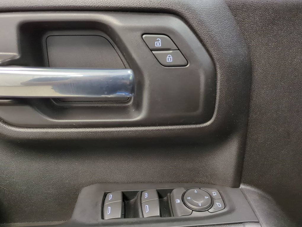 2023 Chevrolet Silverado 1500 Custom in Dartmouth, Nova Scotia - 13 - w1024h768px