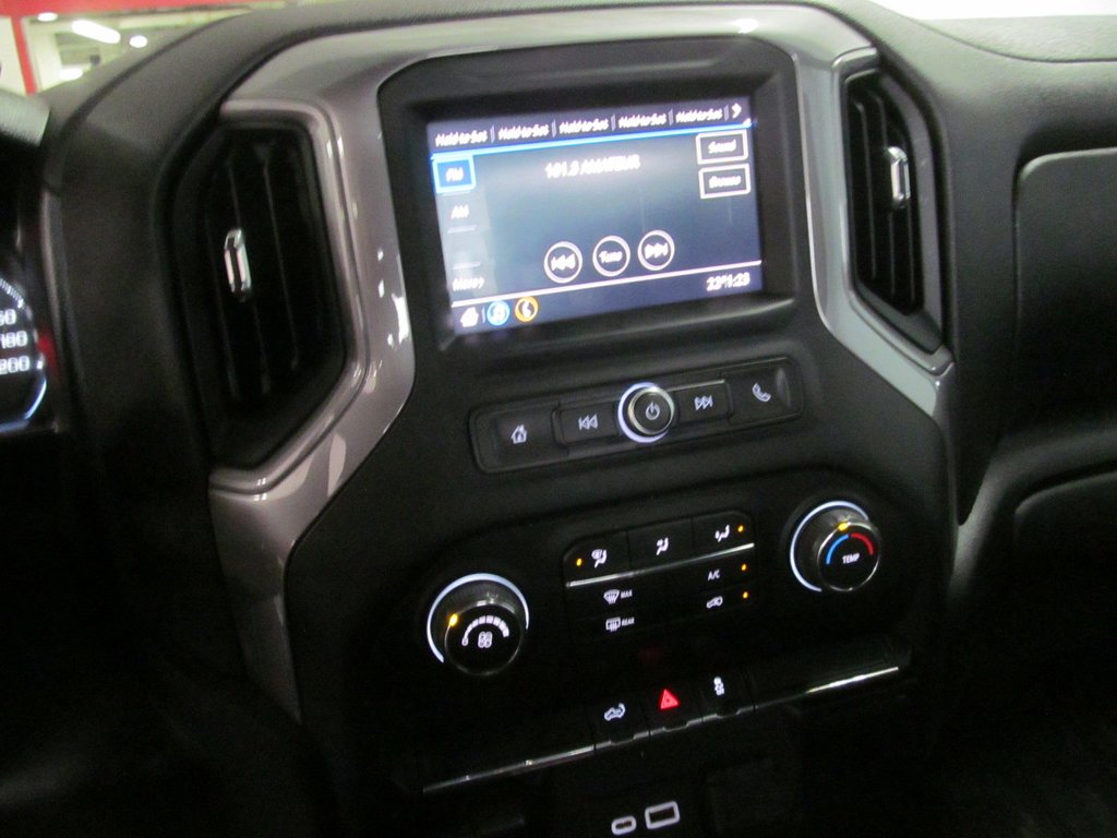 2021 Chevrolet Silverado 2500HD Custom in Dartmouth, Nova Scotia - 6 - w1024h768px