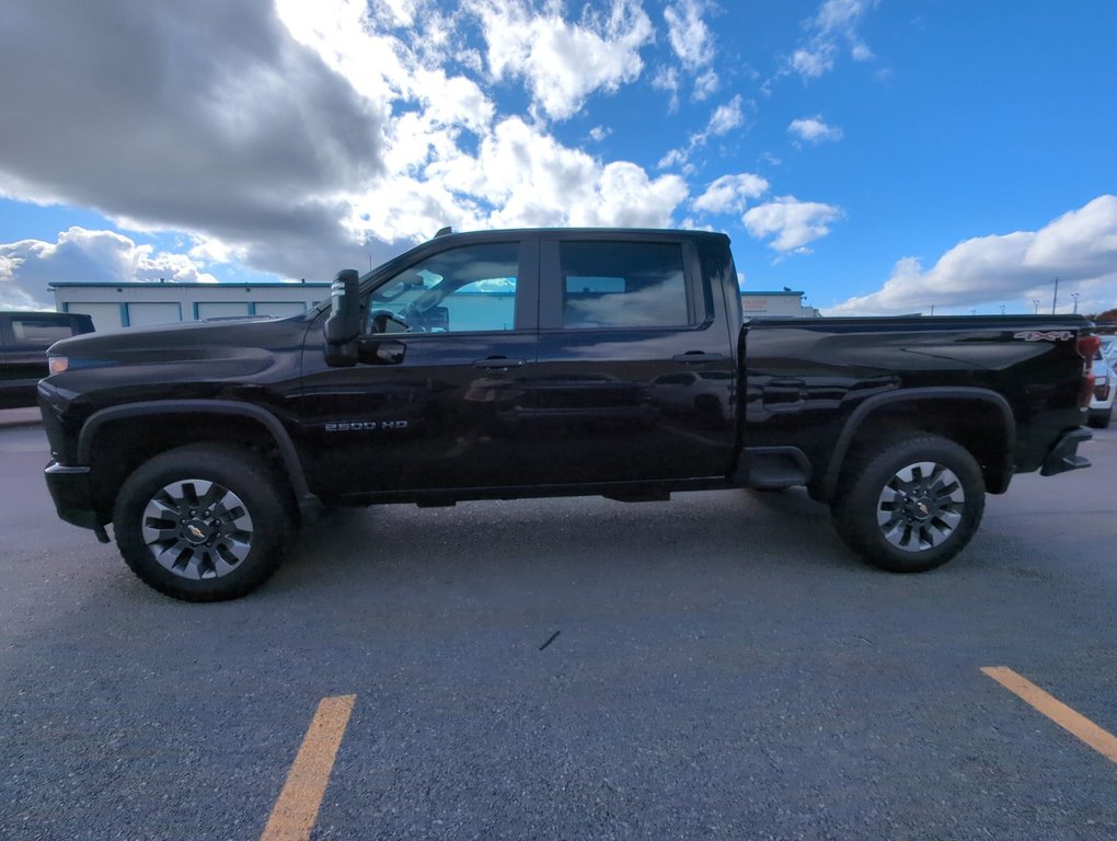 2023  Silverado 2500HD Custom *GM Certified* 4.99% Financing OAC in Dartmouth, Nova Scotia - 5 - w1024h768px