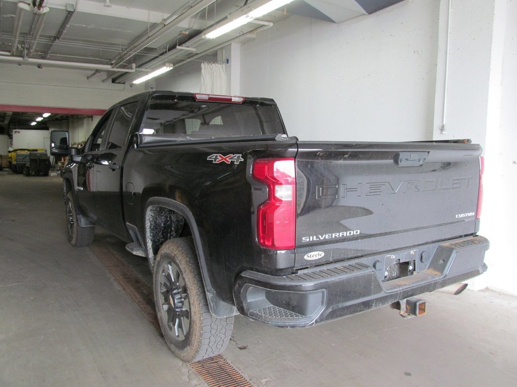 2023  Silverado 2500HD Custom in Dartmouth, Nova Scotia - 2 - w1024h768px