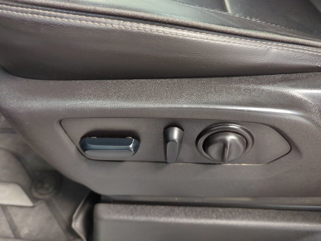 2022 Chevrolet Silverado 3500HD High Country in Dartmouth, Nova Scotia - 12 - w1024h768px