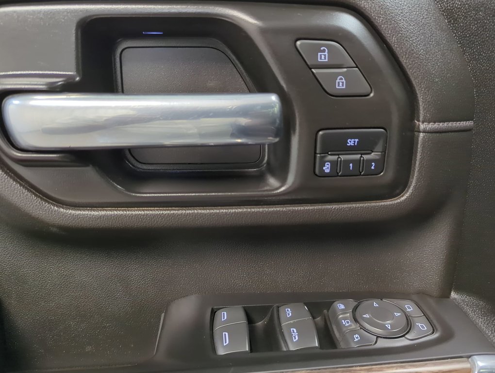 2022 Chevrolet Silverado 3500HD High Country in Dartmouth, Nova Scotia - 13 - w1024h768px