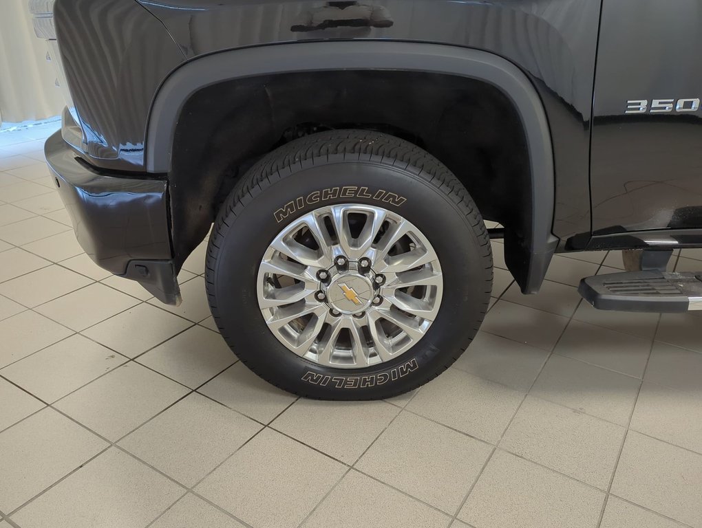 2022 Chevrolet Silverado 3500HD High Country in Dartmouth, Nova Scotia - 10 - w1024h768px