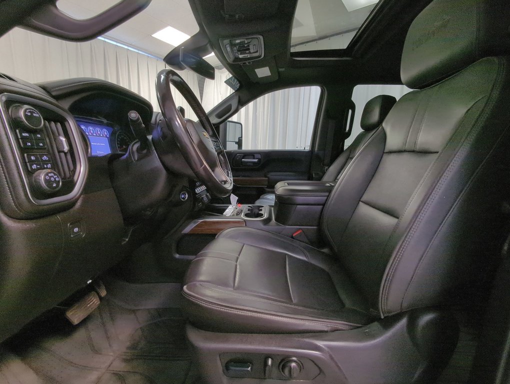 2022 Chevrolet Silverado 3500HD High Country in Dartmouth, Nova Scotia - 11 - w1024h768px