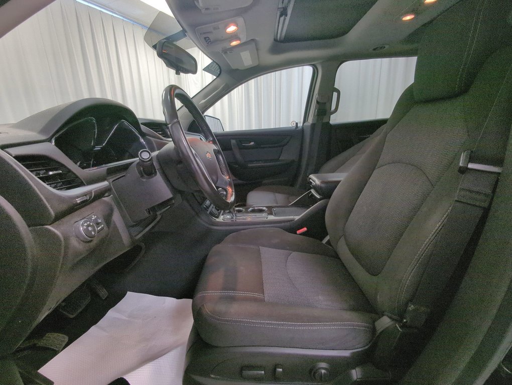 2016 Chevrolet Traverse LT in Dartmouth, Nova Scotia - 11 - w1024h768px
