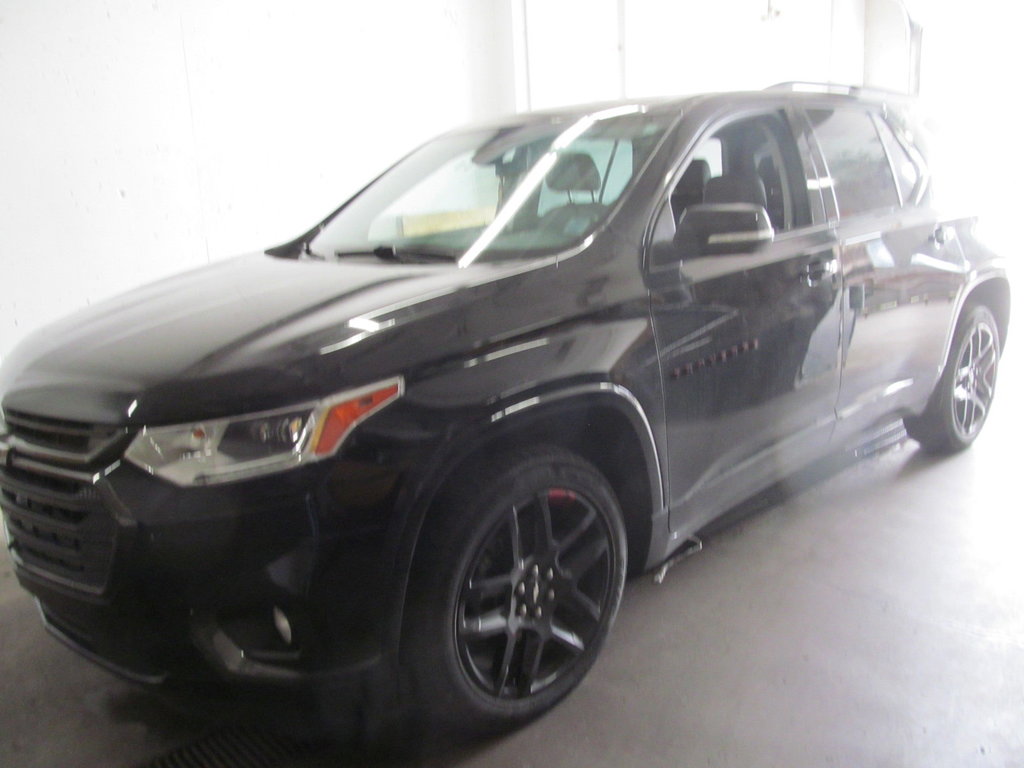 2021 Chevrolet Traverse Premier in Dartmouth, Nova Scotia - 2 - w1024h768px