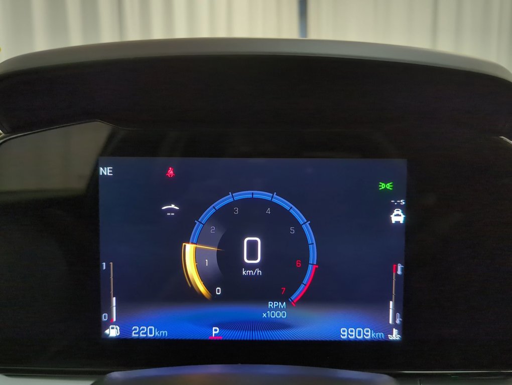 2025 Chevrolet Trax LT in Dartmouth, Nova Scotia - 15 - w1024h768px