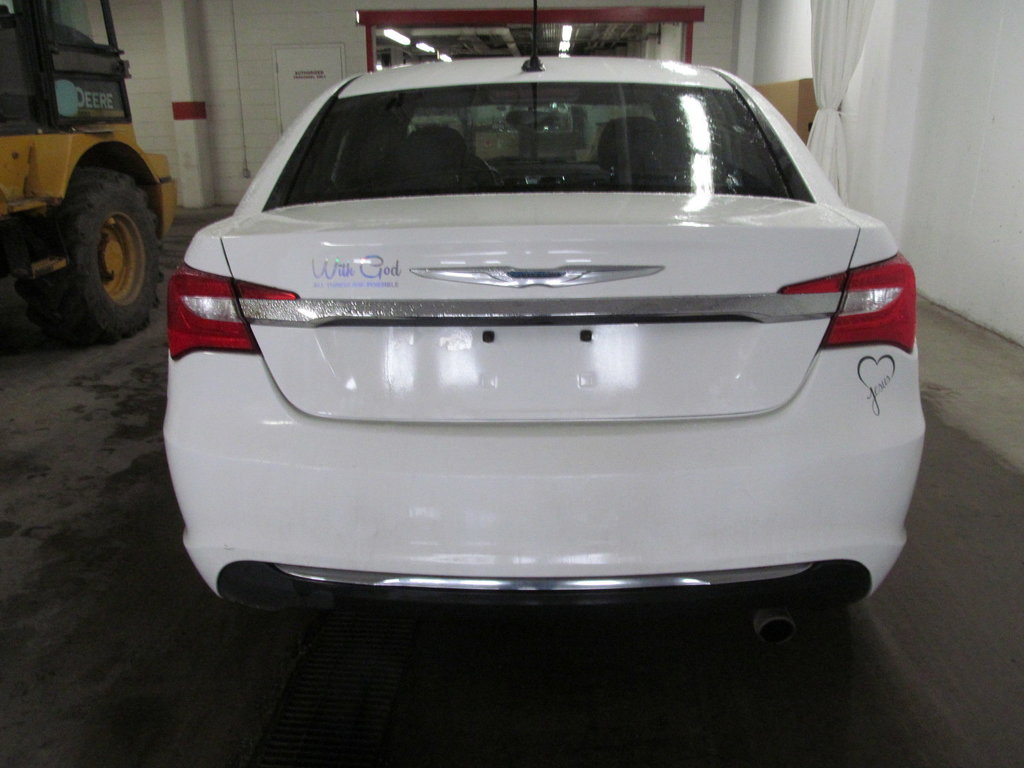 2014 Chrysler 200 LX in Dartmouth, Nova Scotia - 3 - w1024h768px