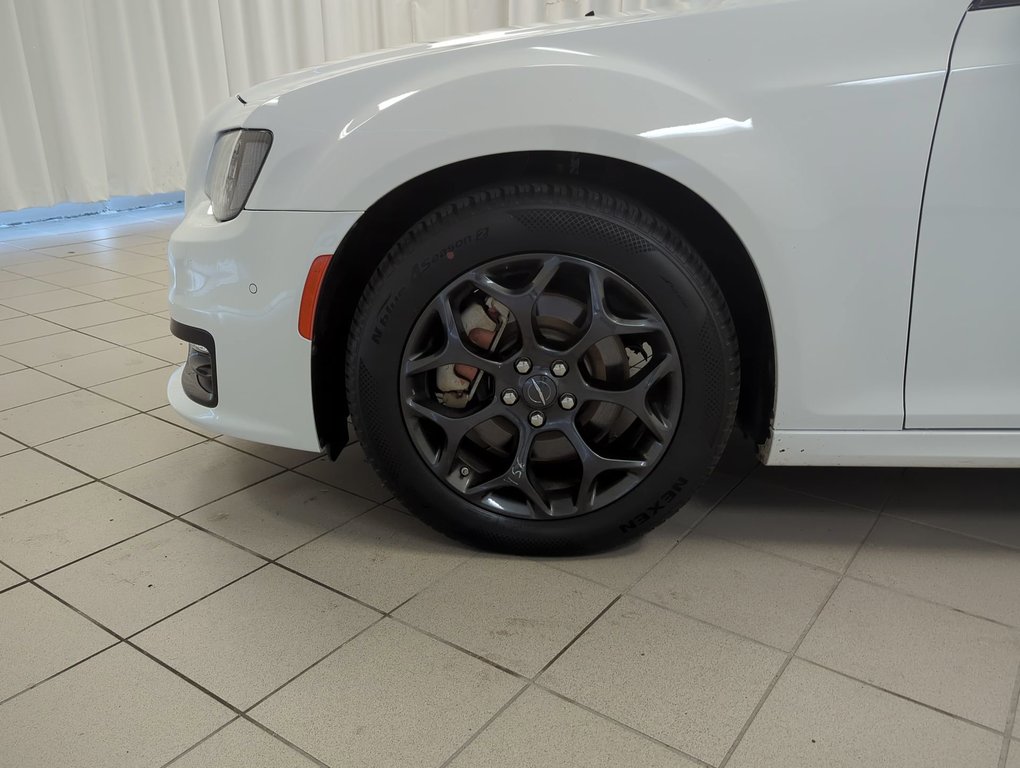2023 Chrysler 300 S in Dartmouth, Nova Scotia - 10 - w1024h768px