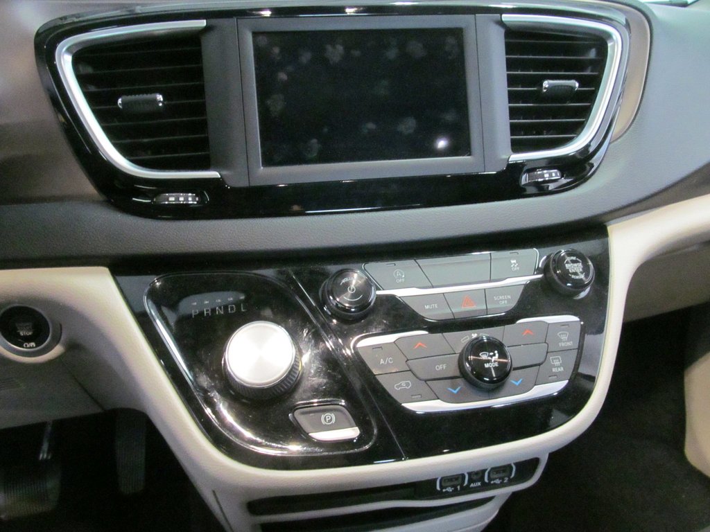2021 Chrysler Grand Caravan SXT in Dartmouth, Nova Scotia - 6 - w1024h768px