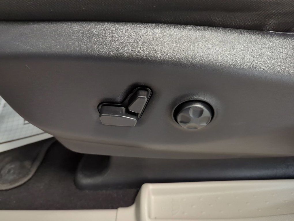 2024 Chrysler Grand Caravan SXT in Dartmouth, Nova Scotia - 12 - w1024h768px