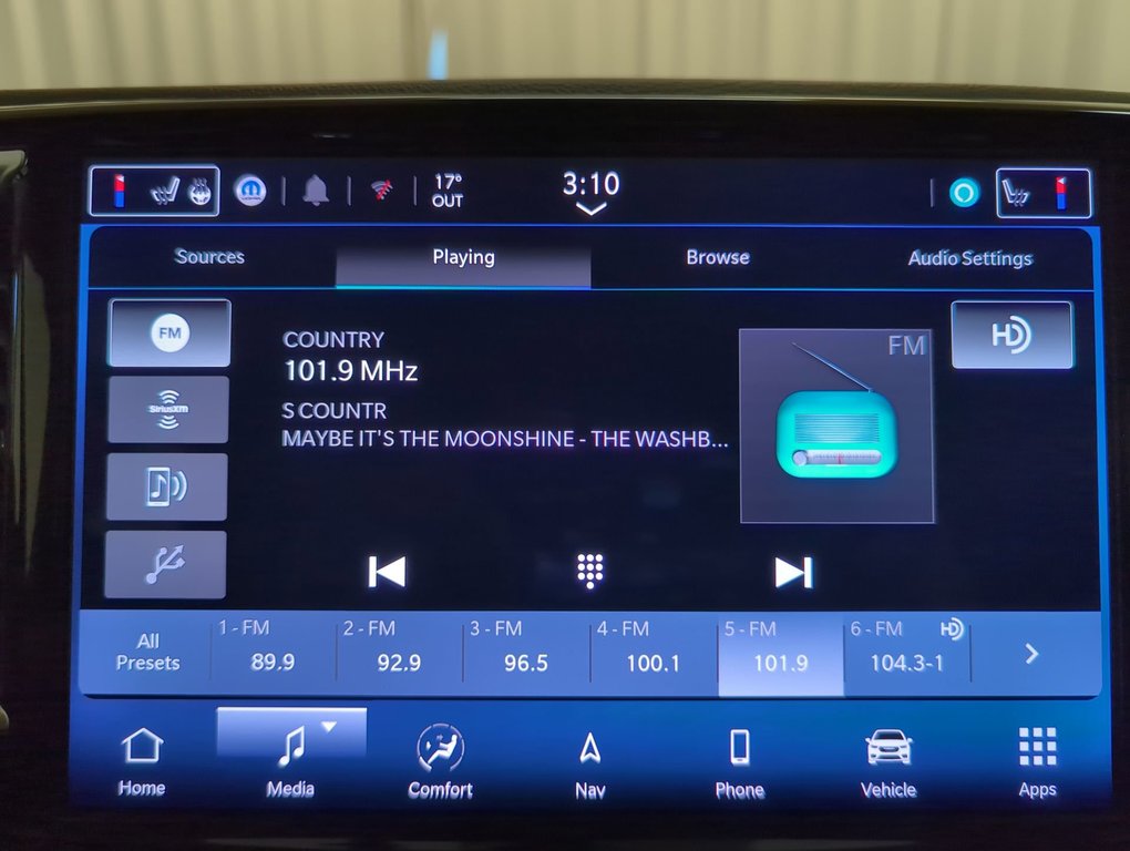 2024 Chrysler Grand Caravan SXT in Dartmouth, Nova Scotia - 16 - w1024h768px