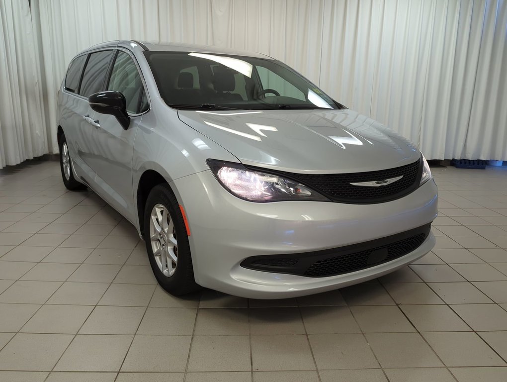 2024 Chrysler Grand Caravan SXT in Dartmouth, Nova Scotia - 2 - w1024h768px